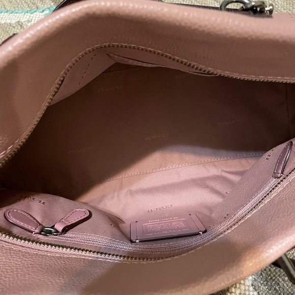 I’m selling a beautiful coach bag/matching wallet - Picture 3 of 14